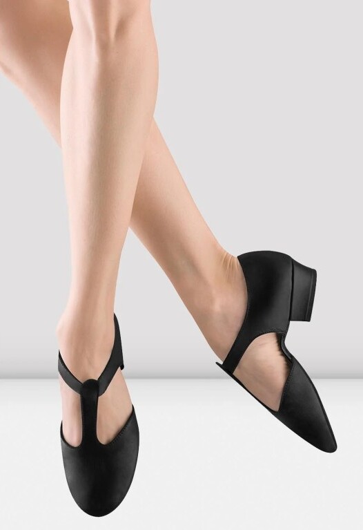 Chaussures de caractère