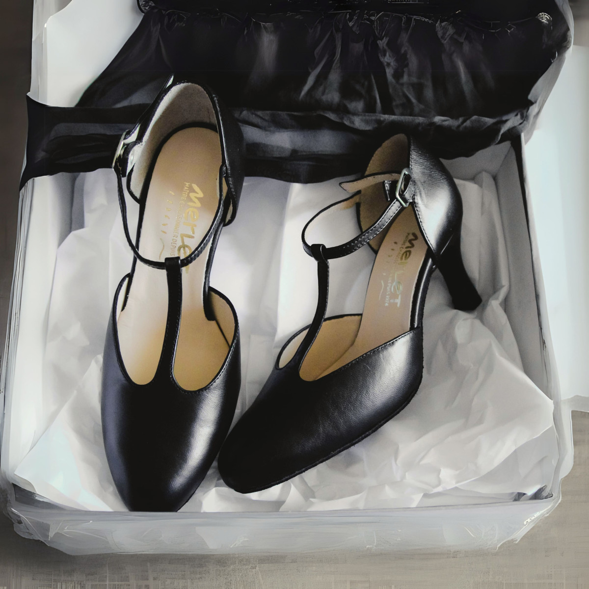Chaussures de danse de salon NINA Merlet en cuir noir, talon droit de 6,5 cm et bride réglable